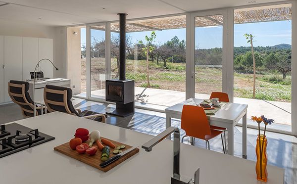 Joan Roig. Foto interior casa ecologica